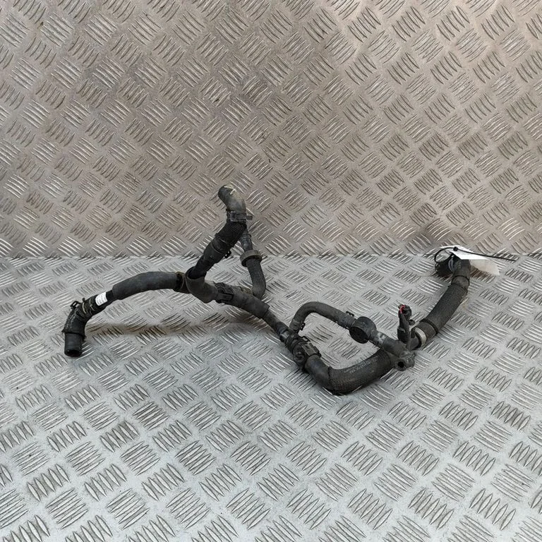 Motora dzesēšanas caurule (-es)/šļūtene (-es) 4KL819316A