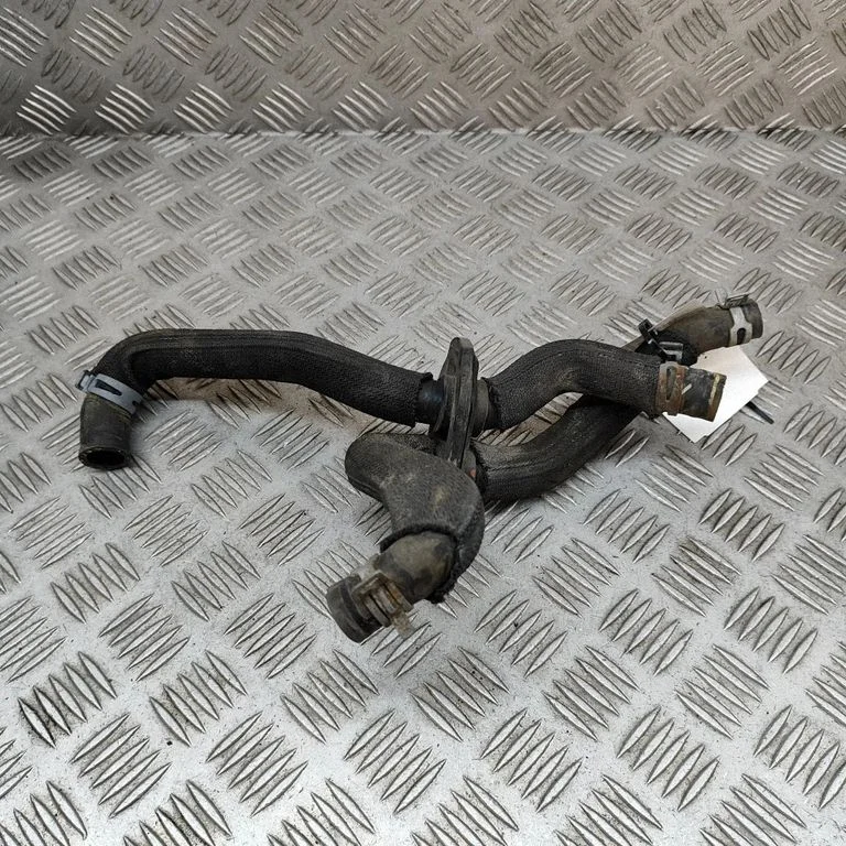 Motora dzesēšanas caurule (-es)/šļūtene (-es) 4KL819552A