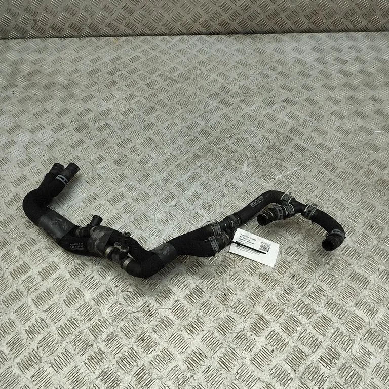 Engine coolant pipe/hose 4KE145920E