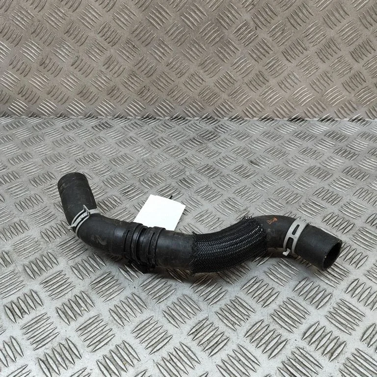 Motora dzesēšanas caurule (-es)/šļūtene (-es) 215016UB5A
