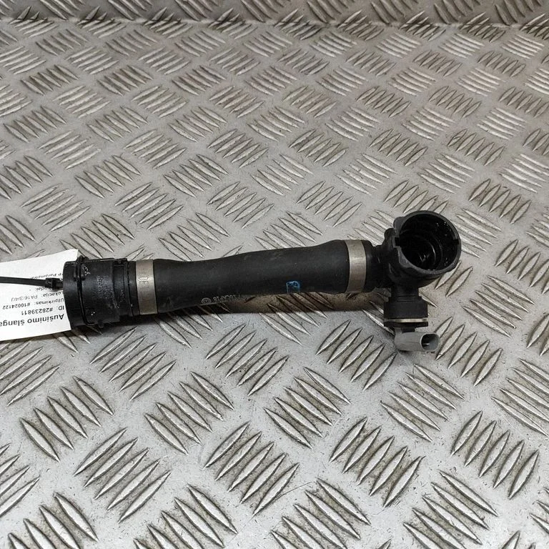 Motora dzesēšanas caurule (-es)/šļūtene (-es) A2438304100