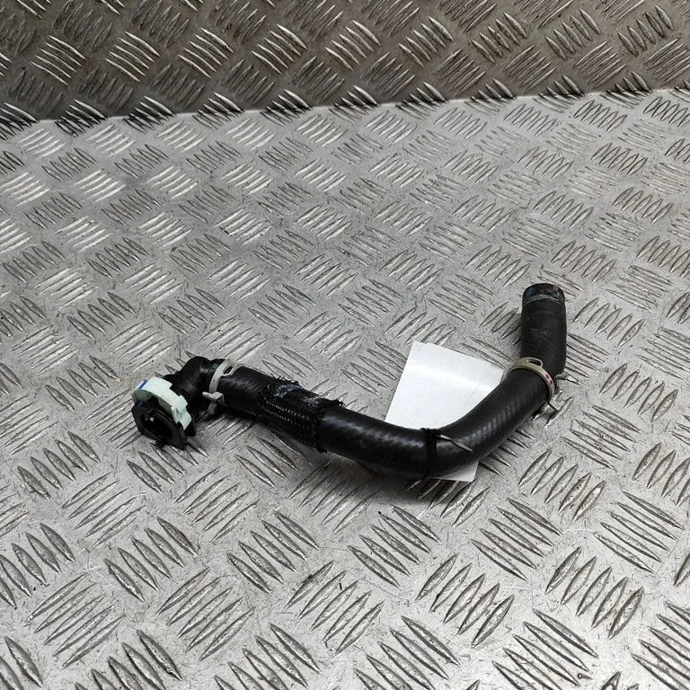 Przewody układu chłodzenia silnika 8720916030