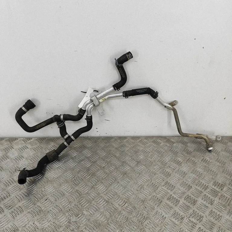 Motora dzesēšanas caurule (-es)/šļūtene (-es) 4M0265374R