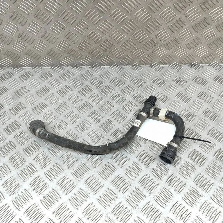 Motora dzesēšanas caurule (-es)/šļūtene (-es) 8478462