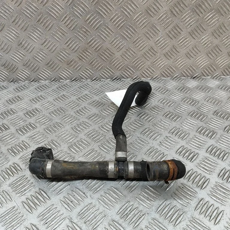 Motora dzesēšanas caurule (-es)/šļūtene (-es) A2125013984