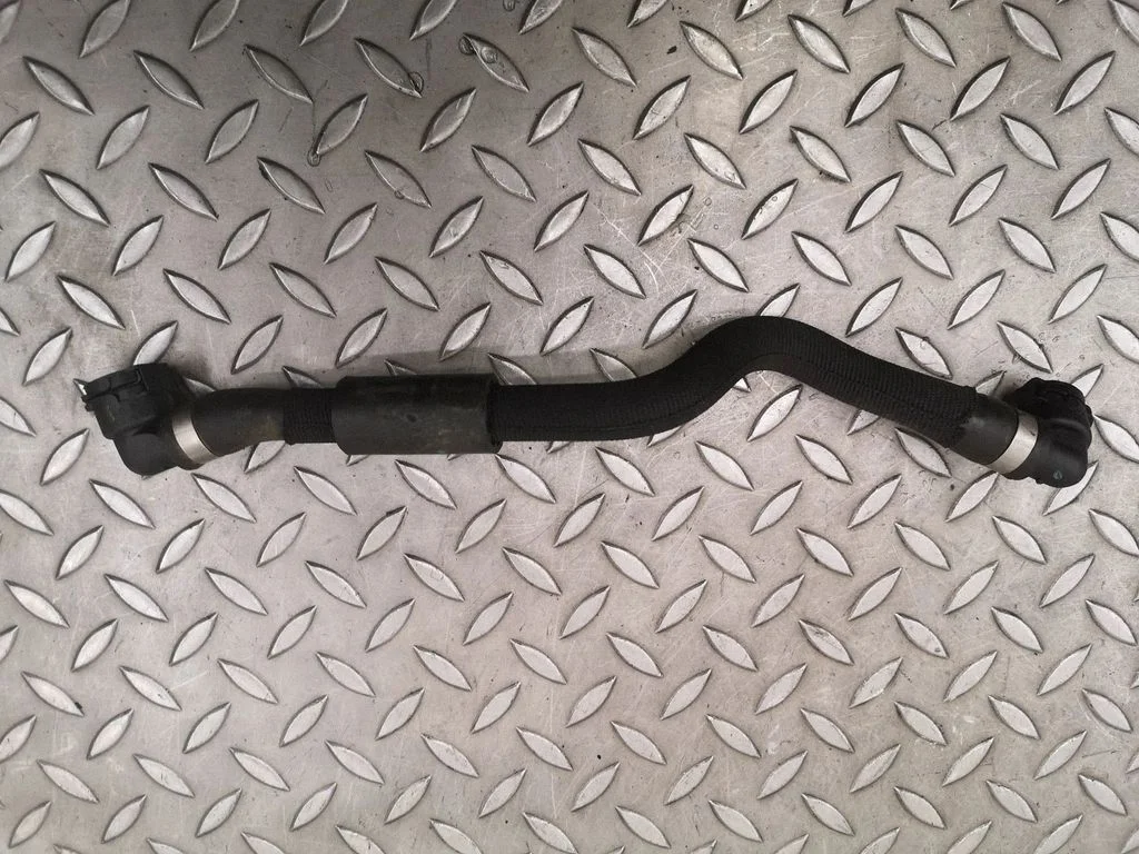 Engine coolant pipe/hose – BMW 5 Series G30 G31 G38 (2016-)