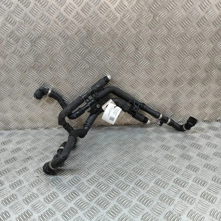 Engine coolant pipe/hose A2935010900