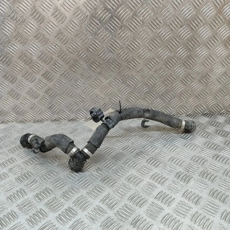 Motora dzesēšanas caurule (-es)/šļūtene (-es) A2978307102