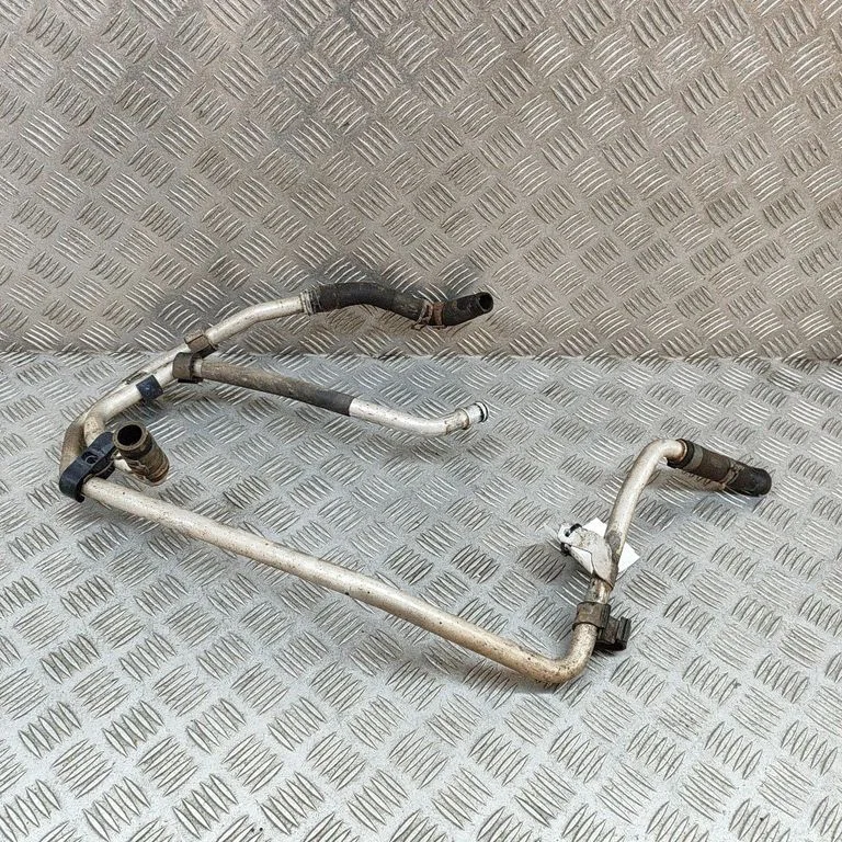Motora dzesēšanas caurule (-es)/šļūtene (-es) 7P0819858B