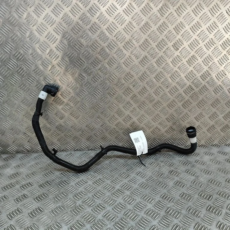 Motora dzesēšanas caurule (-es)/šļūtene (-es) 107758500E
