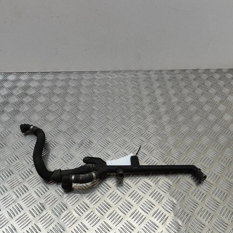 Engine coolant pipe/hose – BMW 7 Series F01 F02 F03 F04 (2008-2016)