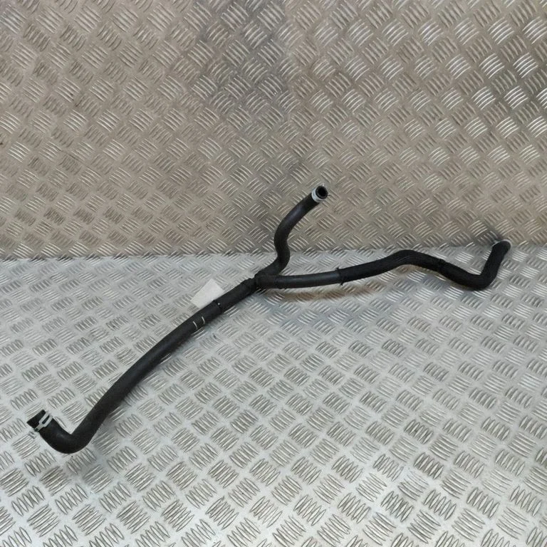 Przewody układu chłodzenia silnika LJ938D050CD