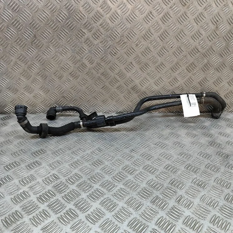Motora dzesēšanas caurule (-es)/šļūtene (-es) A1775010302