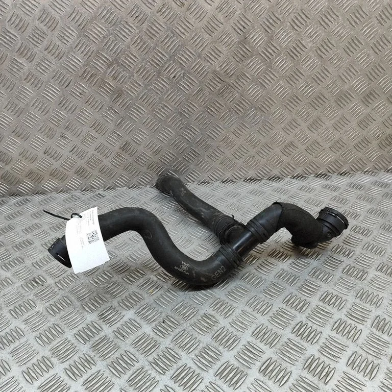 Motora dzesēšanas caurule (-es)/šļūtene (-es) FPLA8584CB