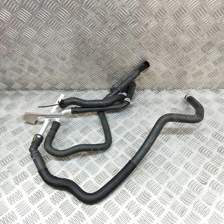 Motora dzesēšanas caurule (-es)/šļūtene (-es) LJ9318K579PA