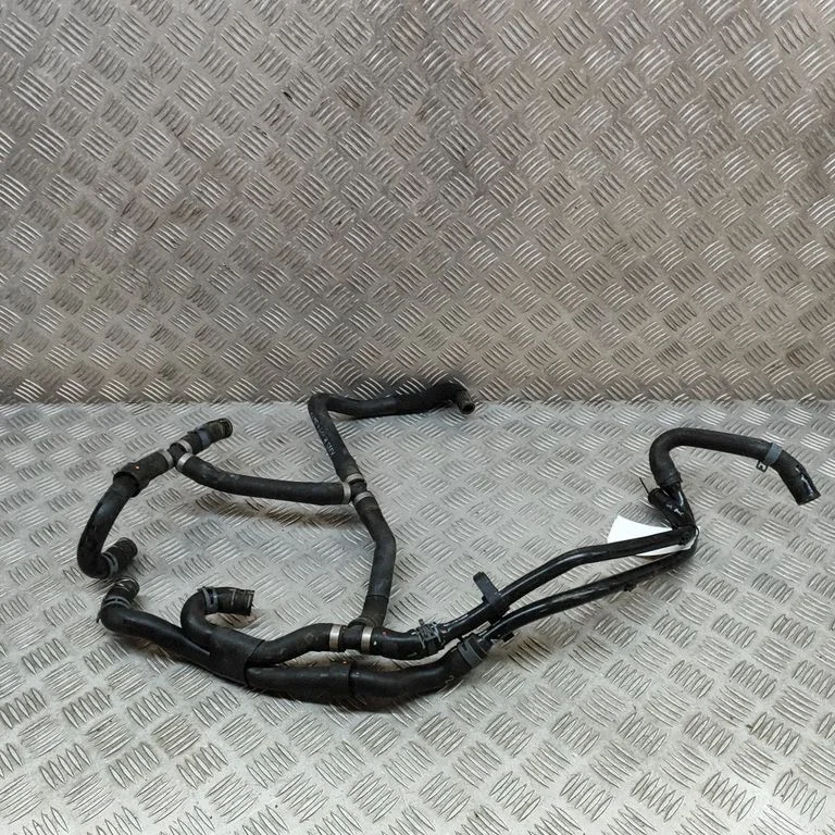 Motora dzesēšanas caurule (-es)/šļūtene (-es) 1EA122049AQ