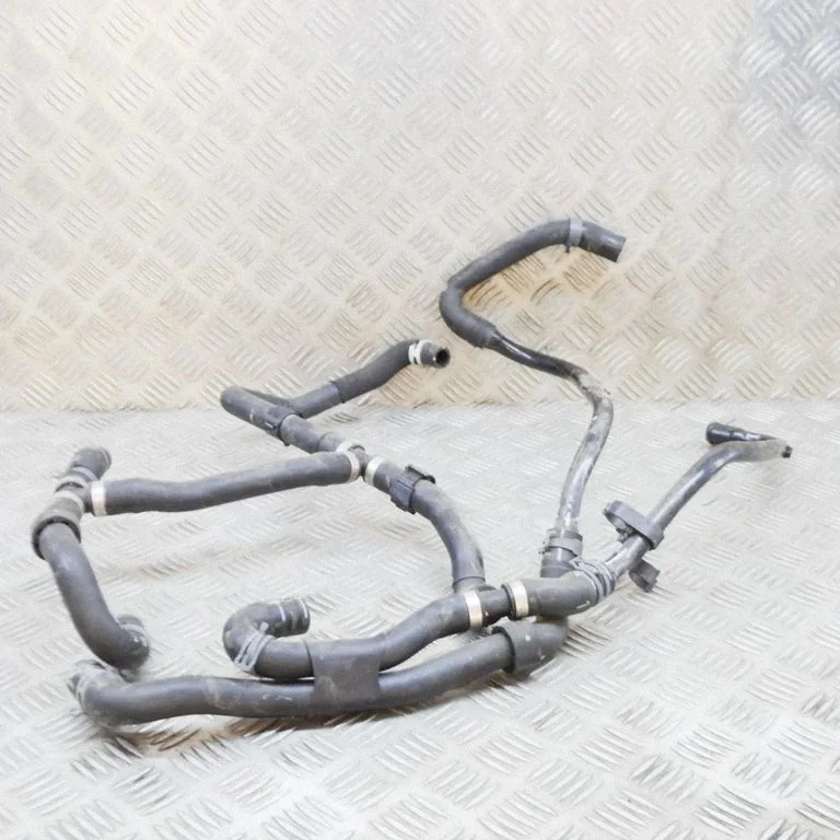 Motora dzesēšanas caurule (-es)/šļūtene (-es) 1EA122049AQ
