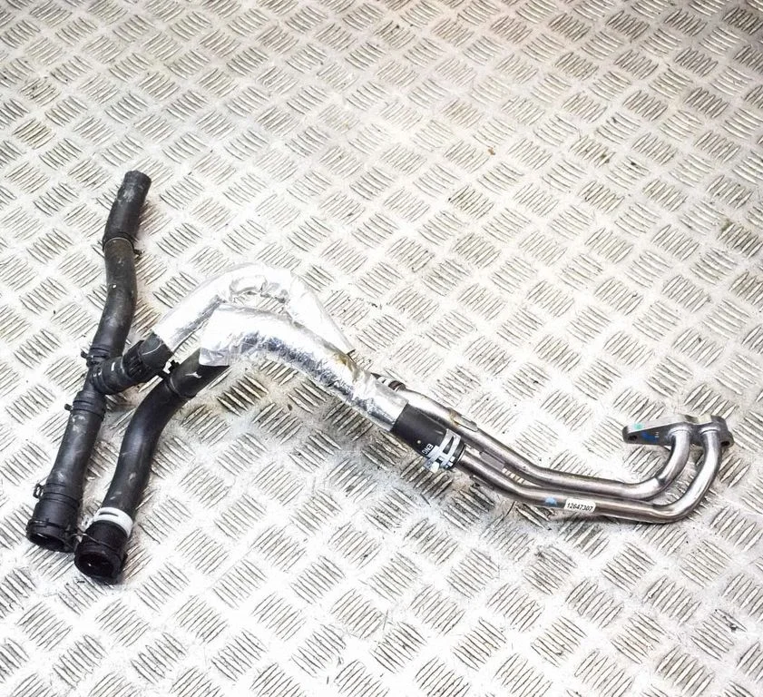 Engine coolant pipe/hose
