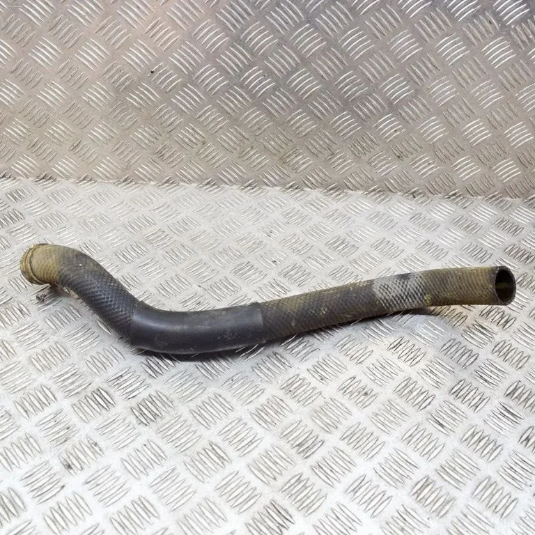Engine coolant pipe/hose