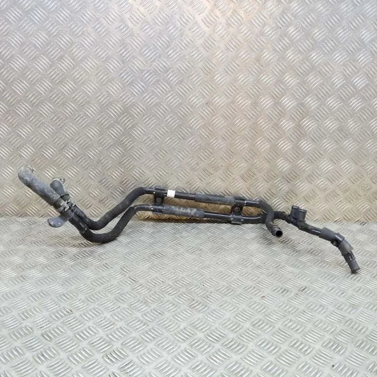 Engine coolant pipe/hose