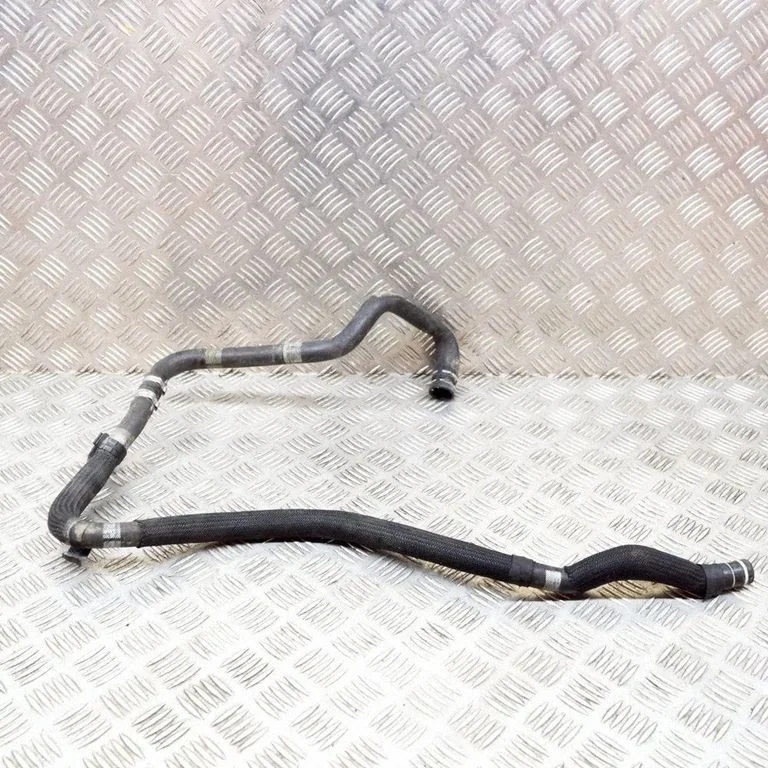 Engine coolant pipe/hose