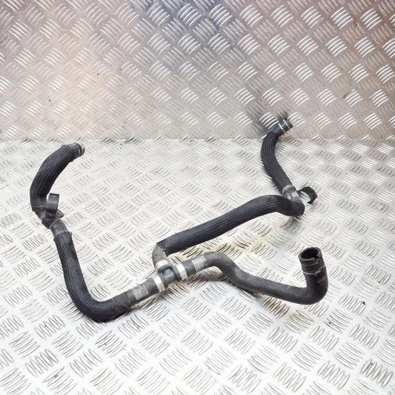 Motora dzesēšanas caurule (-es)/šļūtene (-es)