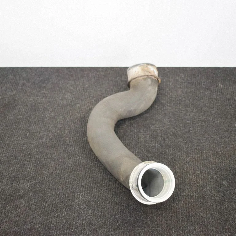 Motora dzesēšanas caurule (-es)/šļūtene (-es) – kreisā