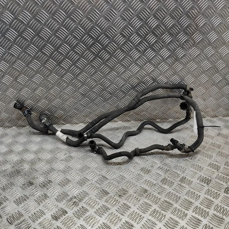 Engine coolant pipe/hose