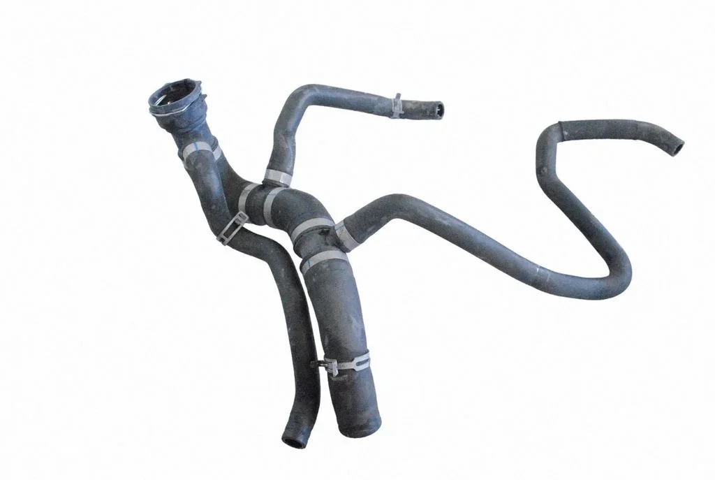 Engine coolant pipe/hose 31368403
