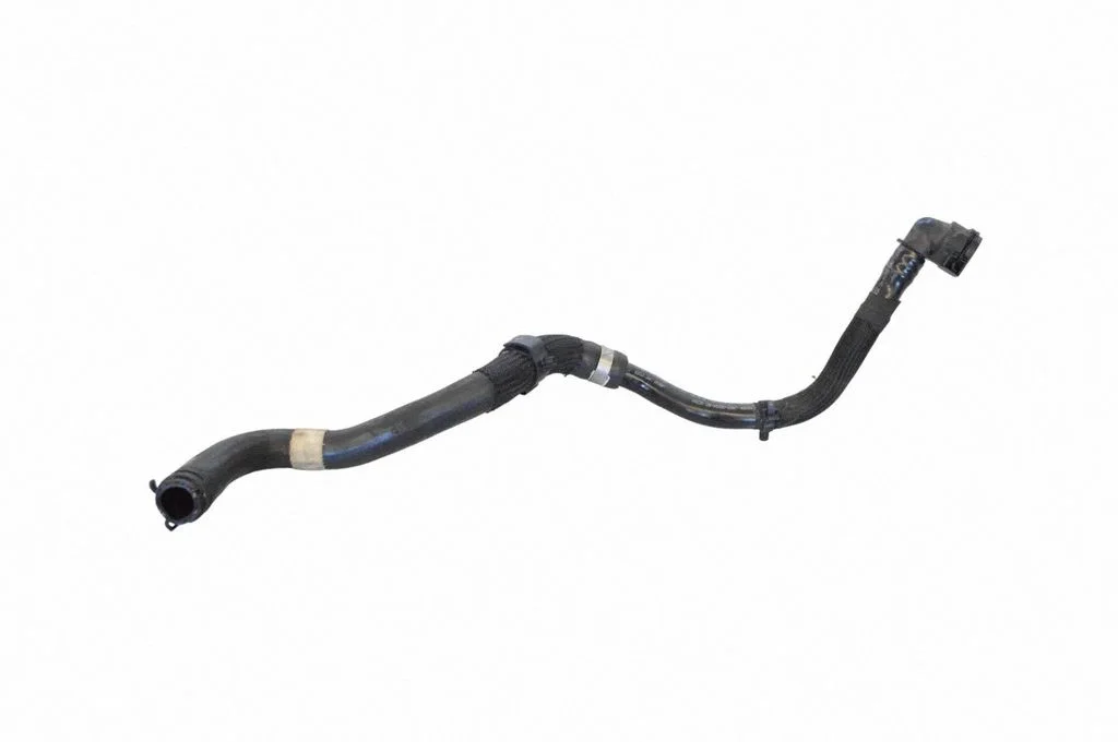 Engine coolant pipe/hose J9D38D204AD