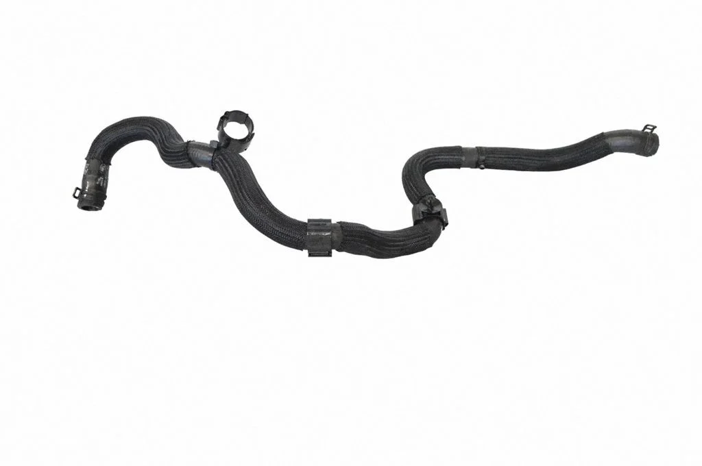 Engine coolant pipe/hose J9D38D136AC