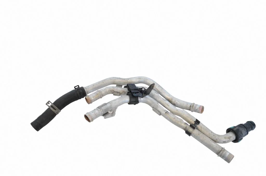 Engine coolant pipe/hose