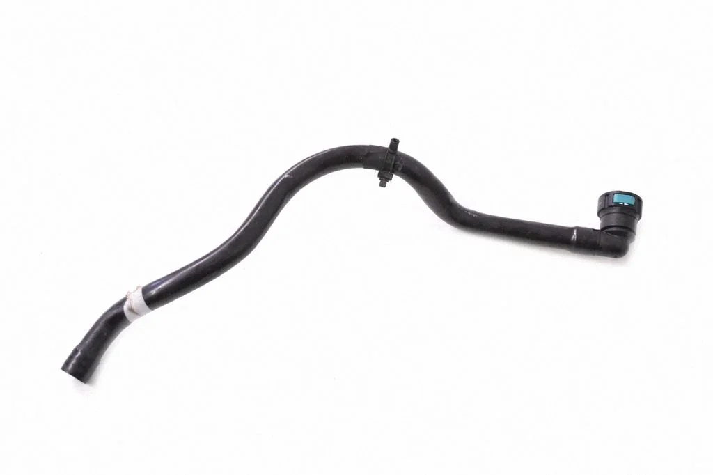 Engine coolant pipe/hose J9D38D194AB