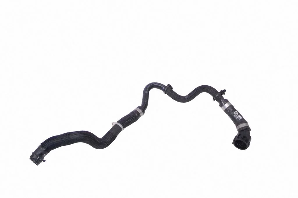 Engine coolant pipe/hose J9D38D140AD