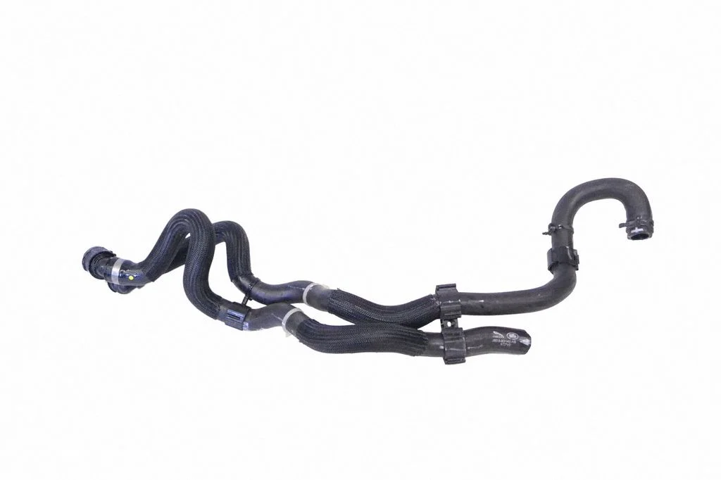 Engine coolant pipe/hose J9D38D142AB