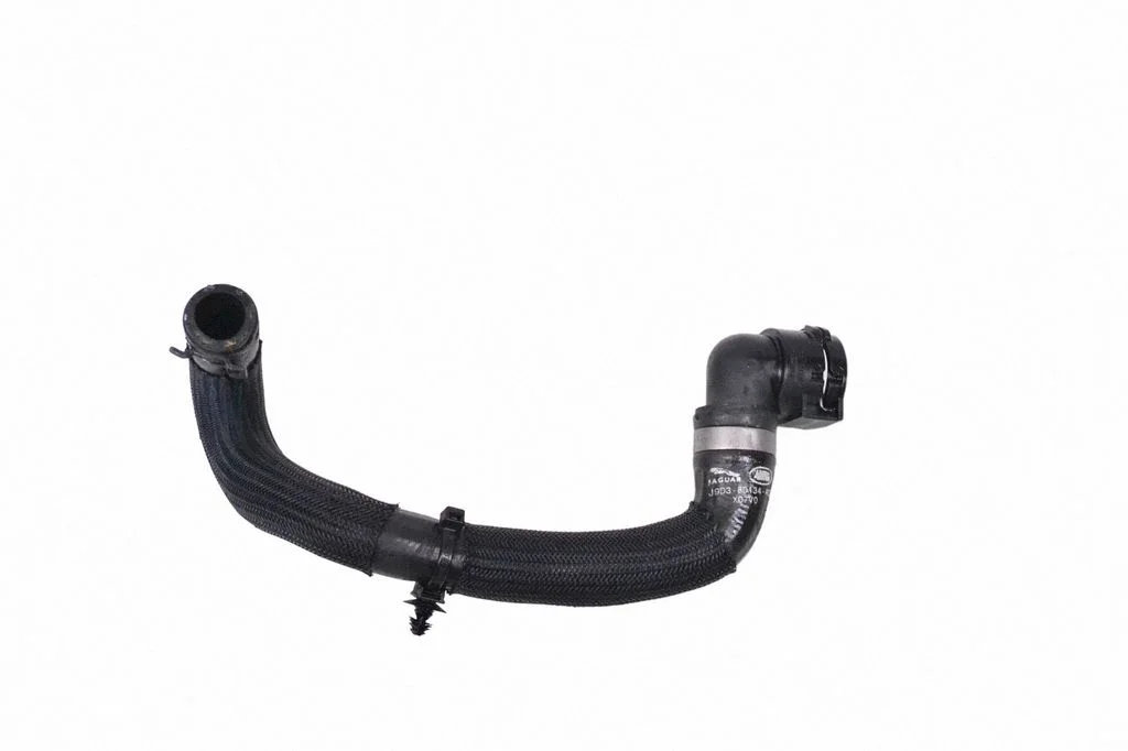 Engine coolant pipe/hose J9D38D134AD
