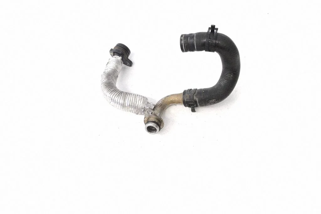 Engine coolant pipe/hose 06L121051