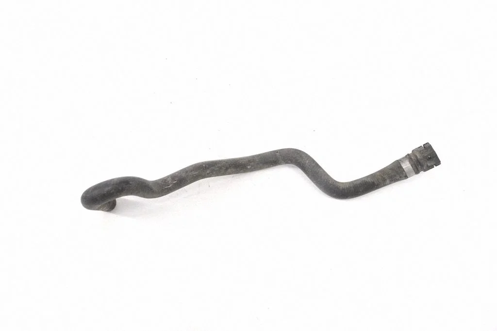 Engine coolant pipe/hose 6906654