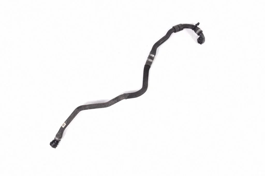 Engine coolant pipe/hose – BMW 5 Series G30 G31 G38 (2016-)