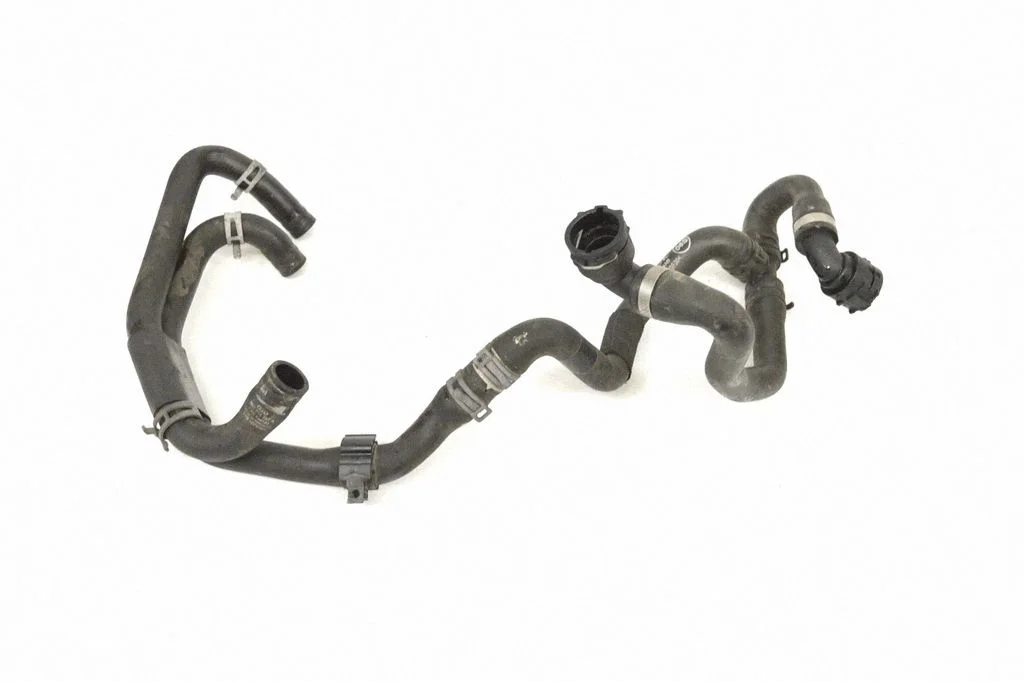 Motora dzesēšanas caurule (-es)/šļūtene (-es) 8K0819334AB