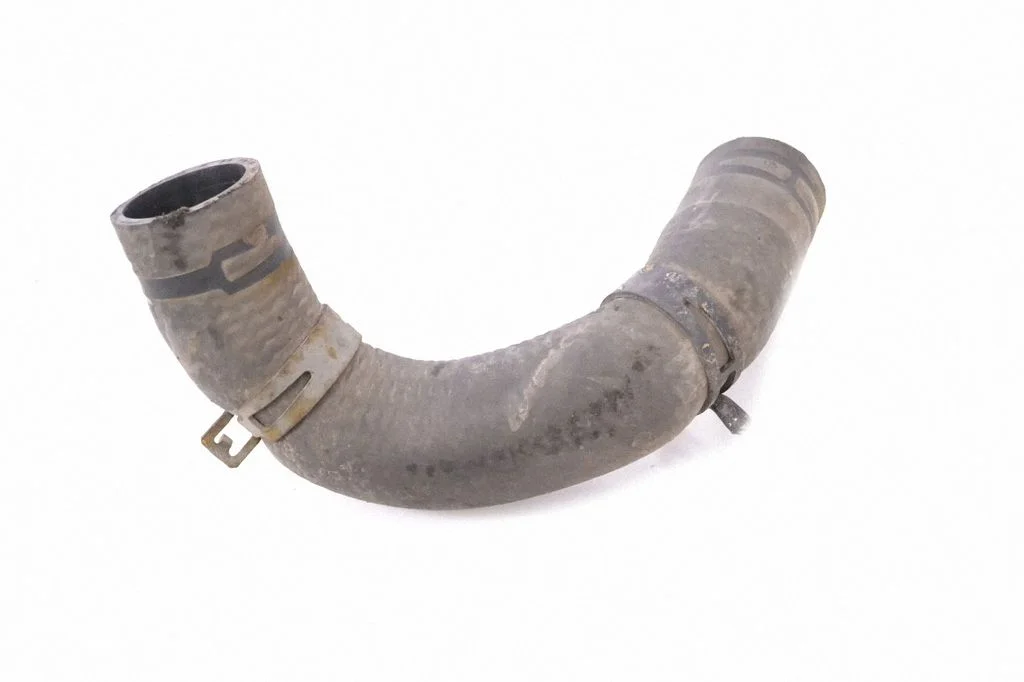 Motora dzesēšanas caurule (-es)/šļūtene (-es) 04677731AA