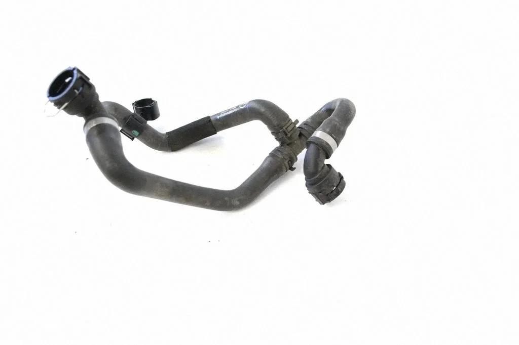 Motora dzesēšanas caurule (-es)/šļūtene (-es) 8K0819334AB