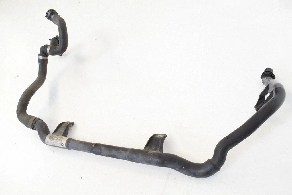 Mootori jahutusvedeliku toru / voolik – BMW 3-seeria E90 E91 (2005-2012)