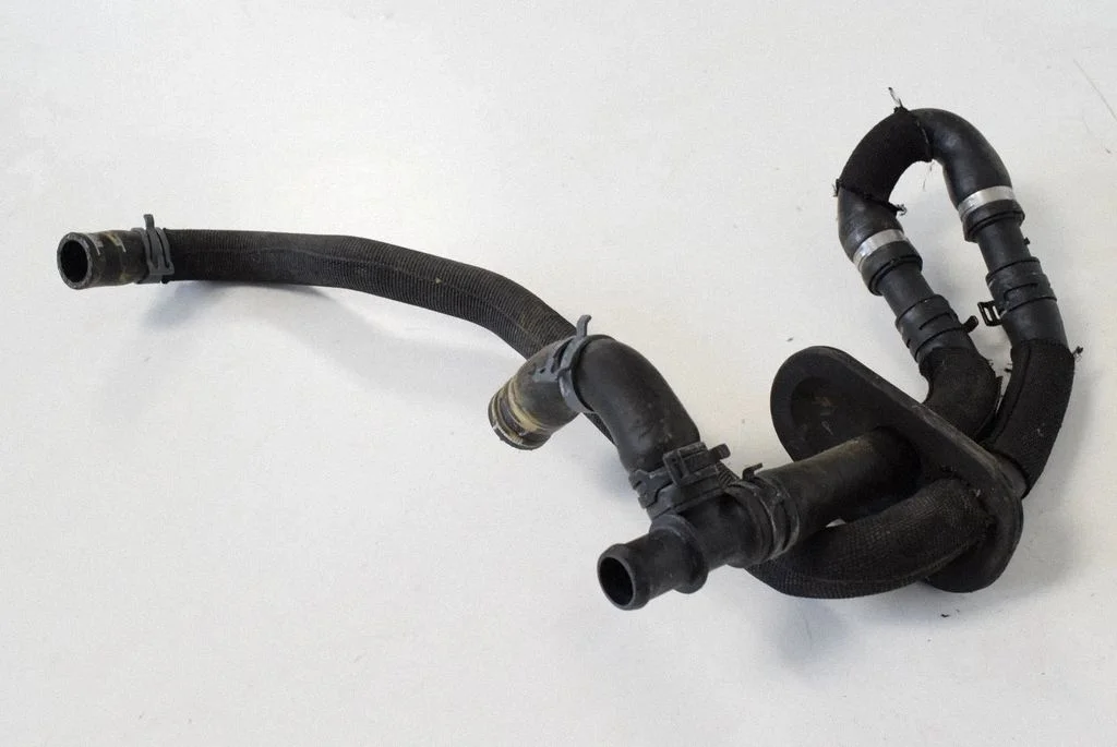 Motora dzesēšanas caurule (-es)/šļūtene (-es) 8K0819345F