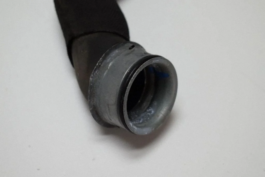 Motora dzesēšanas caurule (-es)/šļūtene (-es) A2125018282