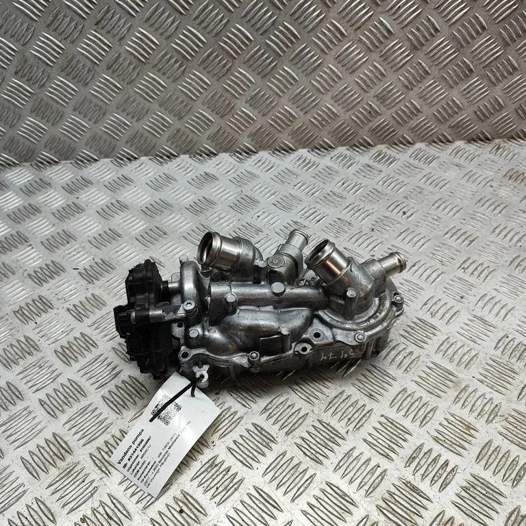 Water pump 05E121117M