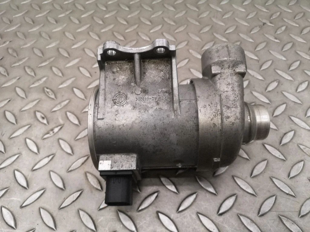 Water pump 31368715