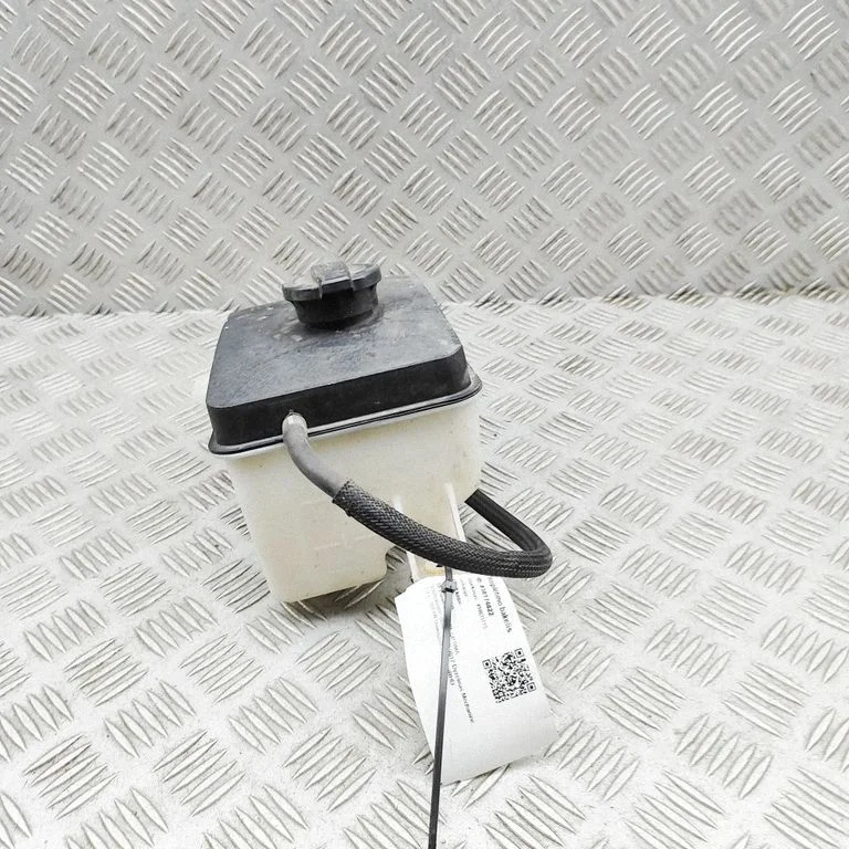 Dzesēšanas šķidruma izplešanās tvertne 25430C1100