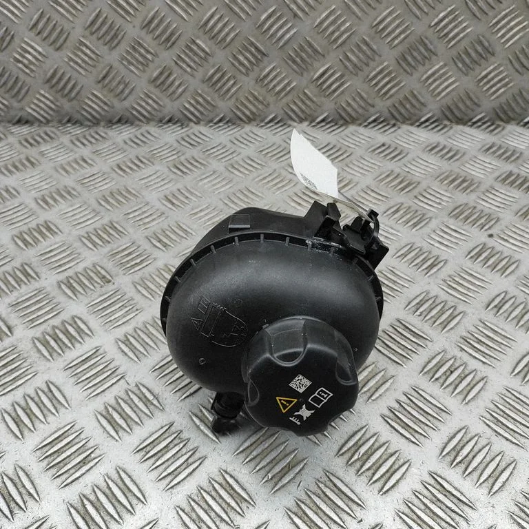 Coolant expansion tank/reservoir 8610661