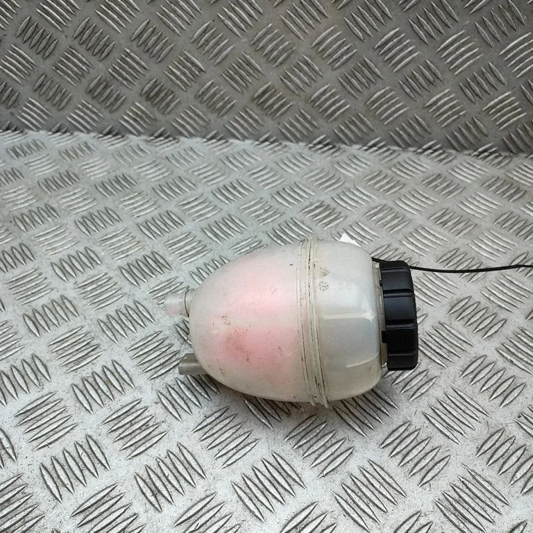 Coolant expansion tank/reservoir – Mercedes-Benz C-Class W205 (2014-2021)